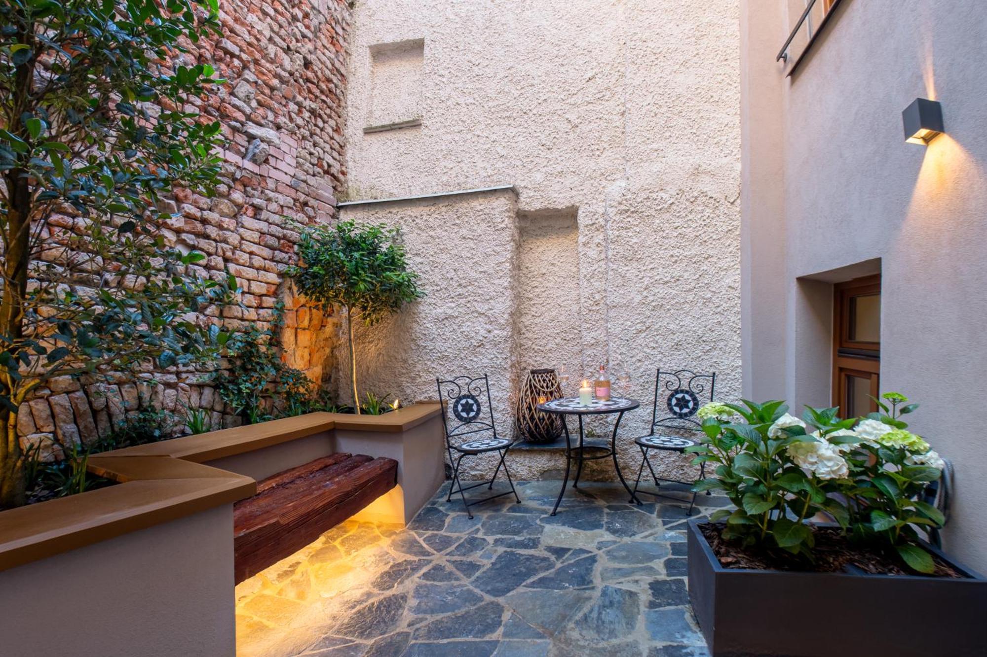 White Wolf Boutique Apartments Olomouc Exterior foto